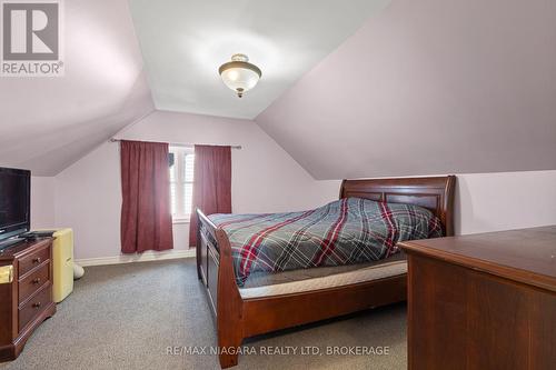 7803 Beaverdams Road, Niagara Falls (213 - Ascot), ON - Indoor Photo Showing Bedroom