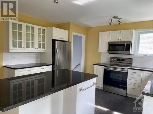 41 Clovelly Road, Ottawa, ON - Indoor Photo Showing Kitchen