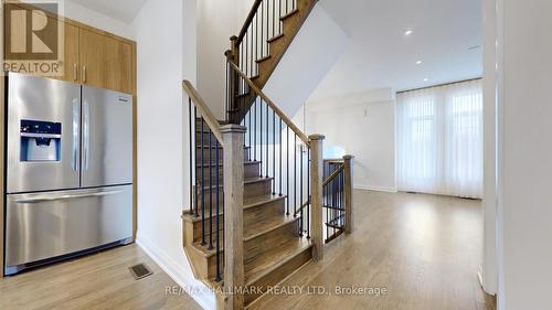 523 Carrville Road, Richmond Hill, ON - Indoor Photo Showing Other Room