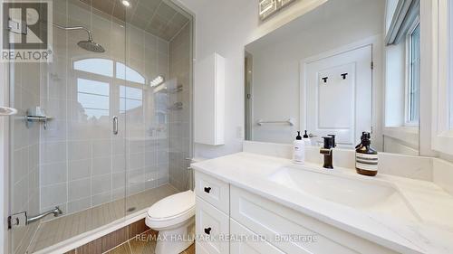 523 Carrville Road, Richmond Hill, ON - Indoor Photo Showing Bathroom