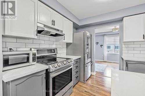 22 - 368 Riddell Court, Newmarket, ON - Indoor Photo Showing Kitchen