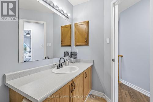 22 - 368 Riddell Court, Newmarket, ON - Indoor Photo Showing Bathroom