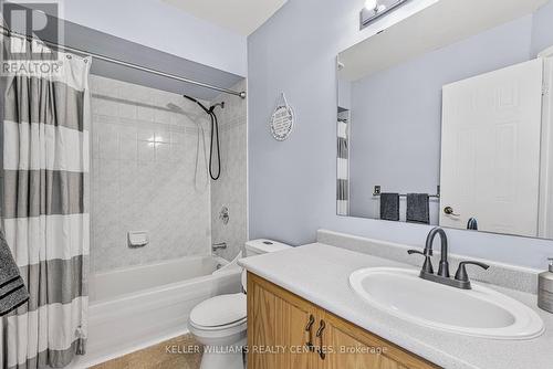 22 - 368 Riddell Court, Newmarket, ON - Indoor Photo Showing Bathroom