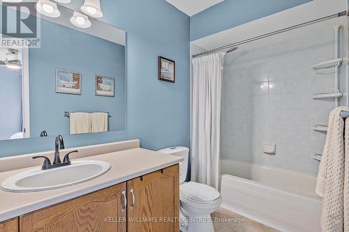 22 - 368 Riddell Court, Newmarket, ON - Indoor Photo Showing Bathroom