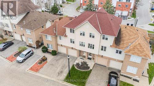 22 - 368 Riddell Court, Newmarket, ON - Outdoor