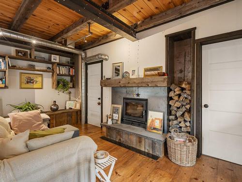 Living room - 2865Z  - 2867Z Crois. De La Falaise, Val-David, QC - Indoor Photo Showing Living Room With Fireplace