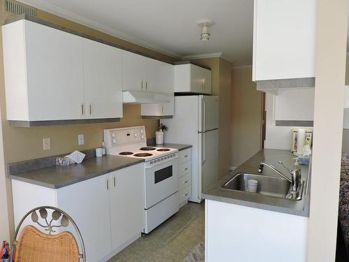 Kitchen - 8320 7E Avenue, Saint-Georges, QC - Indoor Photo Showing Kitchen