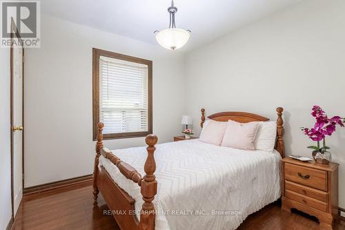 97 Strathearne Avenue, Hamilton, ON - Indoor Photo Showing Bedroom