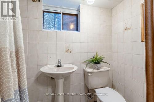 97 Strathearne Avenue, Hamilton, ON - Indoor Photo Showing Bathroom