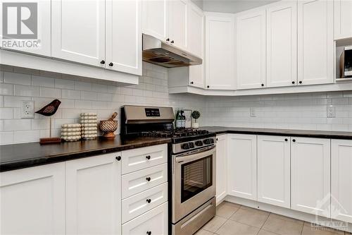 301 Proxima Terrace, Ottawa, ON - Indoor Photo Showing Kitchen