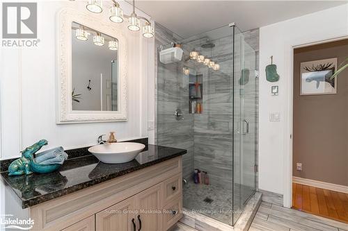 28 Tall Pine Road, Huntsville (Stephenson), ON - Indoor Photo Showing Bathroom