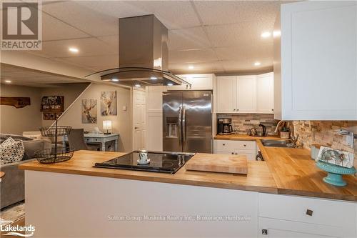 28 Tall Pine Road, Huntsville (Stephenson), ON - Indoor Photo Showing Kitchen