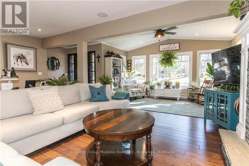 28 Tall Pine Road, Huntsville (Stephenson), ON - Indoor Photo Showing Living Room