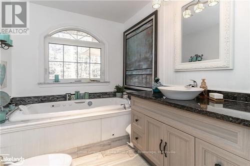 28 Tall Pine Road, Huntsville (Stephenson), ON - Indoor Photo Showing Bathroom