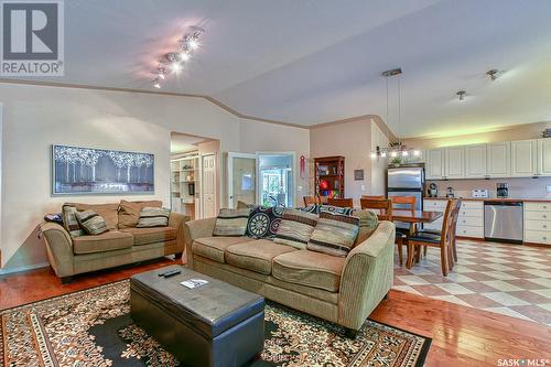 127 5Th Street, Milestone, SK - Indoor Photo Showing Living Room