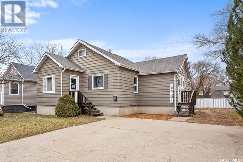 920 Warner Street, Moose Jaw, SK - Outdoor With Facade