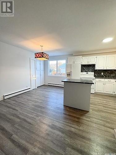 491 2Nd Avenue Se, Swift Current, SK - Indoor Photo Showing Kitchen