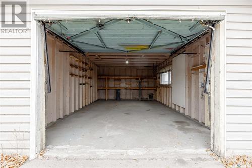 731 L Avenue S, Saskatoon, SK - Indoor Photo Showing Garage