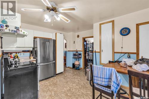 731 L Avenue S, Saskatoon, SK - Indoor Photo Showing Kitchen