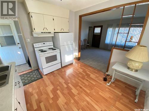 82 Victoria Avenue, Yorkton, SK - Indoor Photo Showing Kitchen