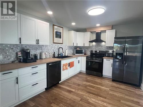 4473 Regional Road 35, Azilda, ON - Indoor Photo Showing Kitchen