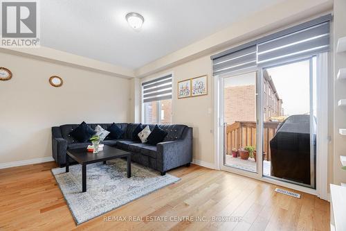 59 Benhurst Crescent, Brampton, ON - Indoor Photo Showing Living Room