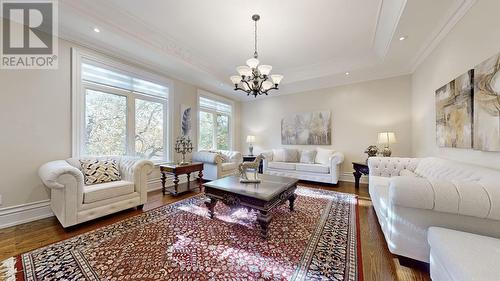 2B Carluke Crescent, Toronto, ON - Indoor Photo Showing Living Room