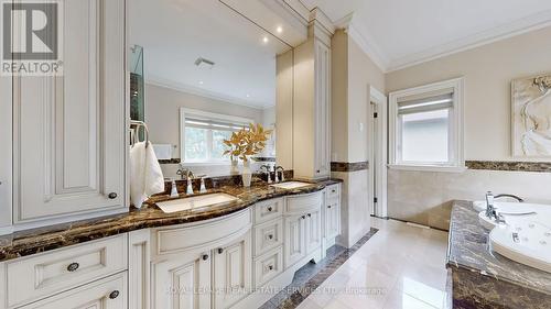 2B Carluke Crescent, Toronto, ON - Indoor Photo Showing Bathroom