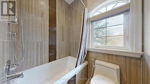 2B Carluke Crescent, Toronto, ON - Indoor Photo Showing Bathroom