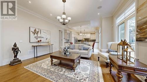 2B Carluke Crescent, Toronto, ON - Indoor Photo Showing Living Room