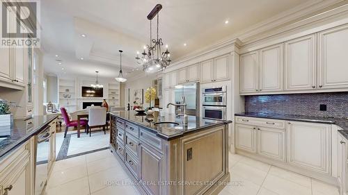 2B Carluke Crescent, Toronto, ON - Indoor Photo Showing Kitchen With Upgraded Kitchen