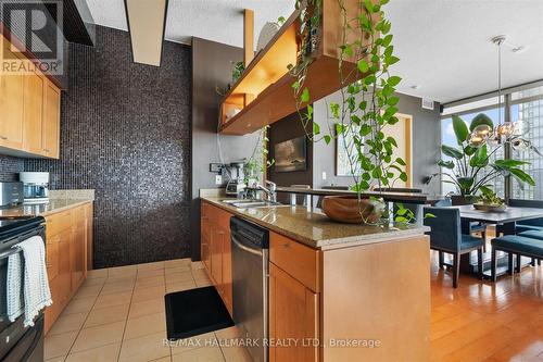 3803 - 81 Navy Wharf Court, Toronto, ON - Indoor Photo Showing Kitchen With Double Sink