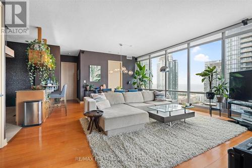 3803 - 81 Navy Wharf Court, Toronto, ON - Indoor Photo Showing Living Room