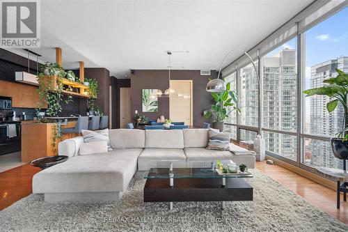 3803 - 81 Navy Wharf Court, Toronto, ON - Indoor Photo Showing Living Room