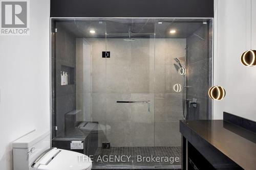 45 Park Lane Circle, Toronto, ON - Indoor Photo Showing Bathroom