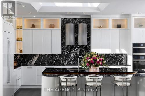 45 Park Lane Circle, Toronto, ON - Indoor Photo Showing Kitchen