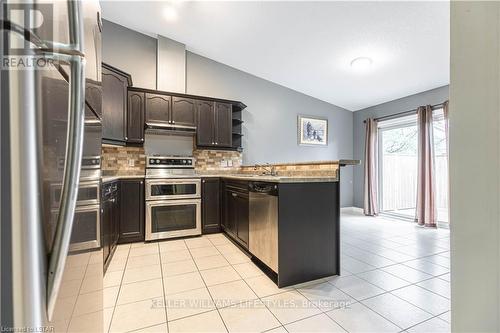 2 - 95 Capulet Lane, London, ON - Indoor Photo Showing Kitchen