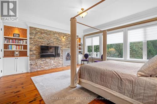 25 Riverstone Court, East Gwillimbury, ON - Indoor Photo Showing Bedroom