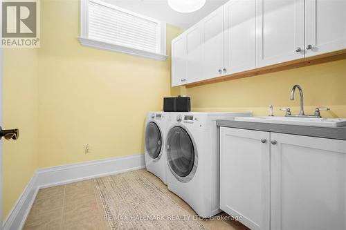 25 Riverstone Court, East Gwillimbury, ON - Indoor Photo Showing Laundry Room