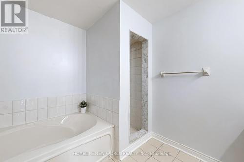 86 - 18 Clark Avenue W, Vaughan, ON - Indoor Photo Showing Bathroom