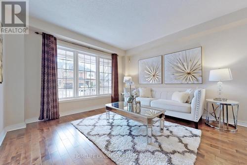 52 Steckley Street, Aurora, ON - Indoor Photo Showing Living Room