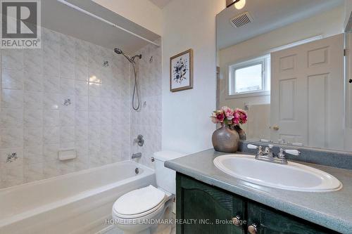 52 Steckley Street, Aurora, ON - Indoor Photo Showing Bathroom