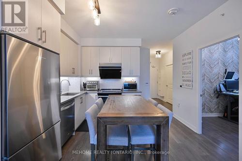 510 - 85 Oneida Crescent, Richmond Hill, ON - Indoor Photo Showing Kitchen