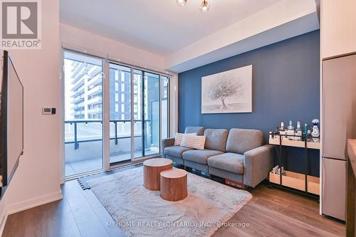 510 - 85 Oneida Crescent, Richmond Hill, ON - Indoor Photo Showing Living Room