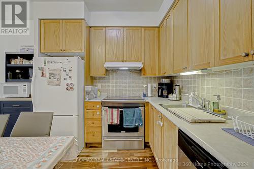 106 - 3880 Duke Of York Boulevard W, Mississauga, ON - Indoor Photo Showing Kitchen