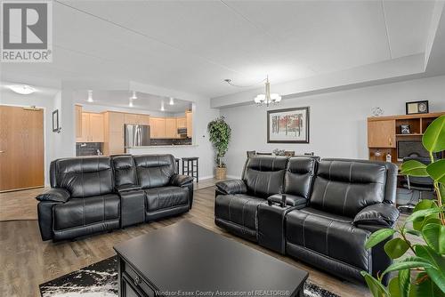 325 Village Grove Unit# 403, St. Clair Beach, ON - Indoor Photo Showing Living Room