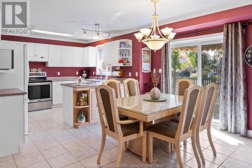 541 Breezewood, Windsor, ON - Indoor Photo Showing Dining Room