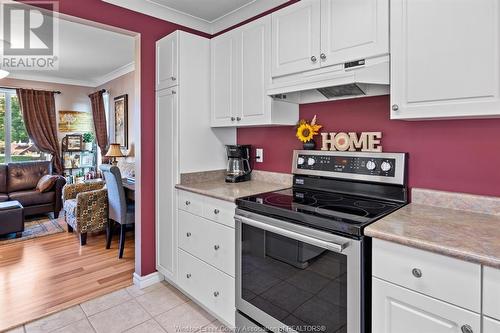 541 Breezewood, Windsor, ON - Indoor Photo Showing Kitchen