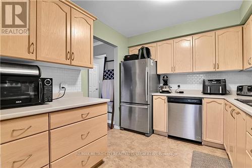 327 Airth Boulevard, Renfrew, ON - Indoor Photo Showing Kitchen