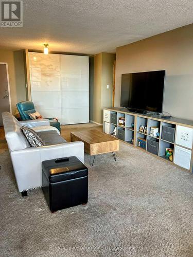 704 - 65 Westmount Road N, Waterloo, ON - Indoor Photo Showing Living Room